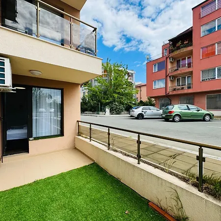 Apartment Cherno 107 - 19 *